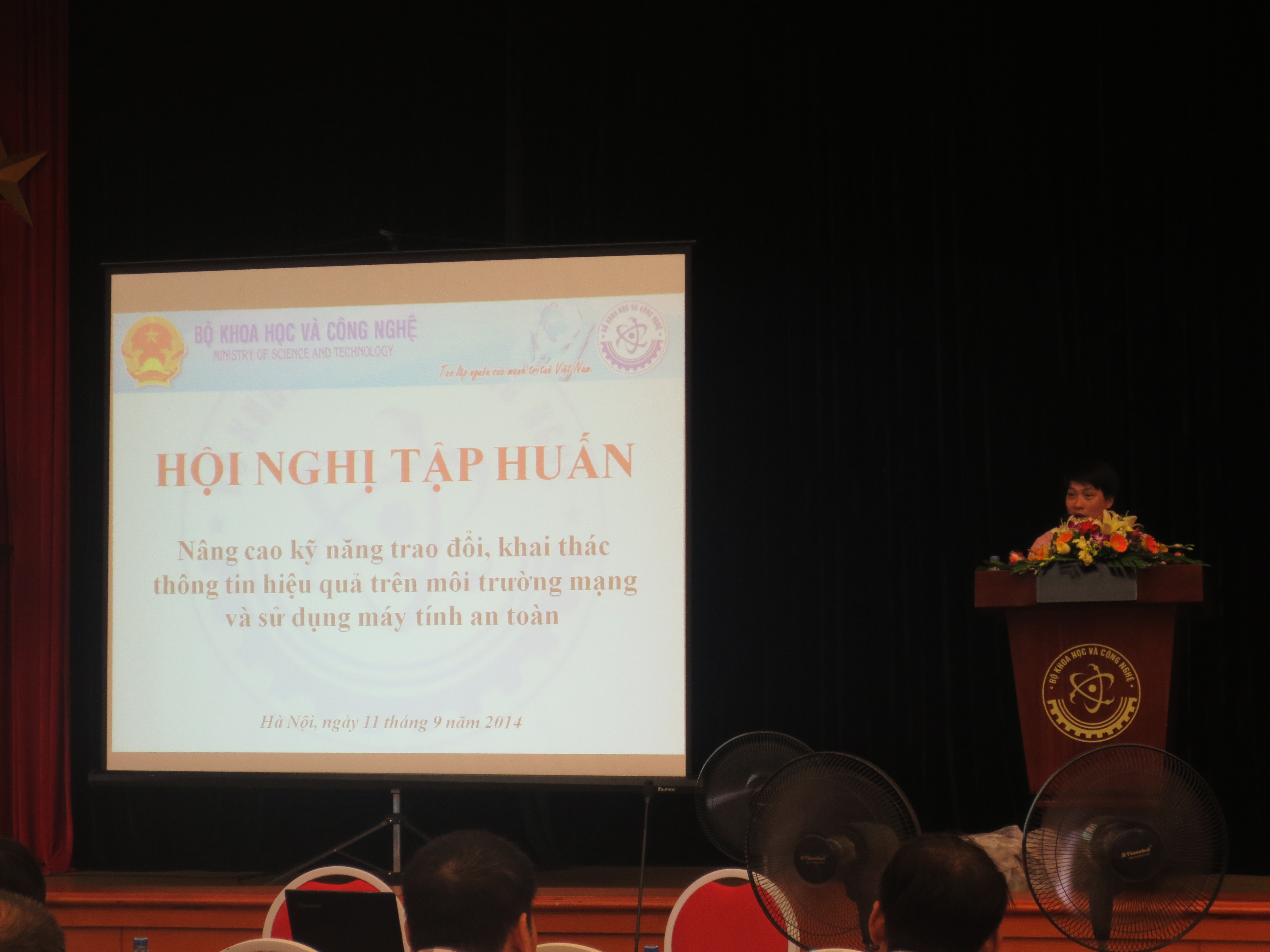 Hội nghị tập huấn nâng cao kỹ năng trao đổi, khai thác thông tin hiệu quả trên môi trường mạng và sử dụng máy tính an toàn cho cán bộ của Bộ Khoa học và Công nghệ